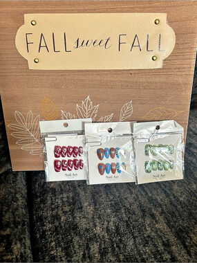 3-Piece Press-On Nail Art Set - Green & Blue and Maroon